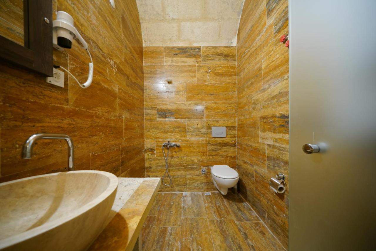 فندق Tibet Stone House نفسهير المظهر الخارجي الصورة